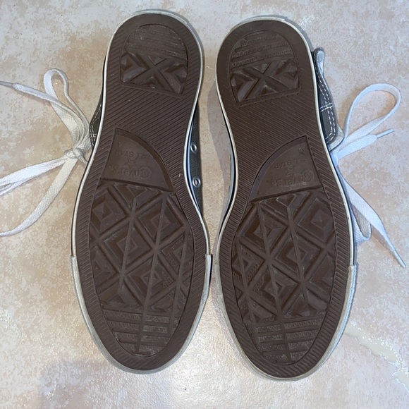 Grey High-Top Converse Size 6 Women’s / 4 Men’s - Picture 5 of 6